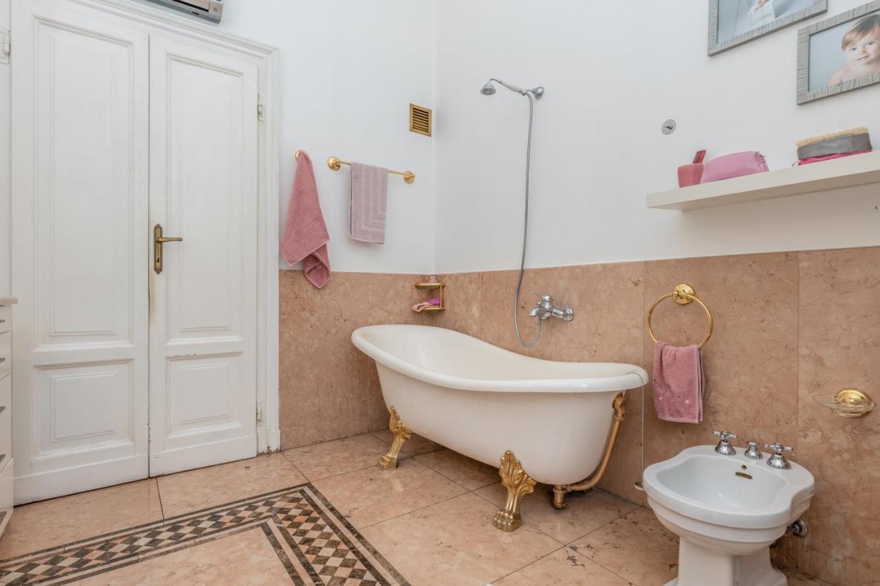 Very Central In Cadorna Station Area! Excellent If You Arrive From Malpensa Airport Appartamento Milano